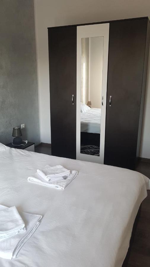 Apartament Teo Caransebeş Екстериор снимка