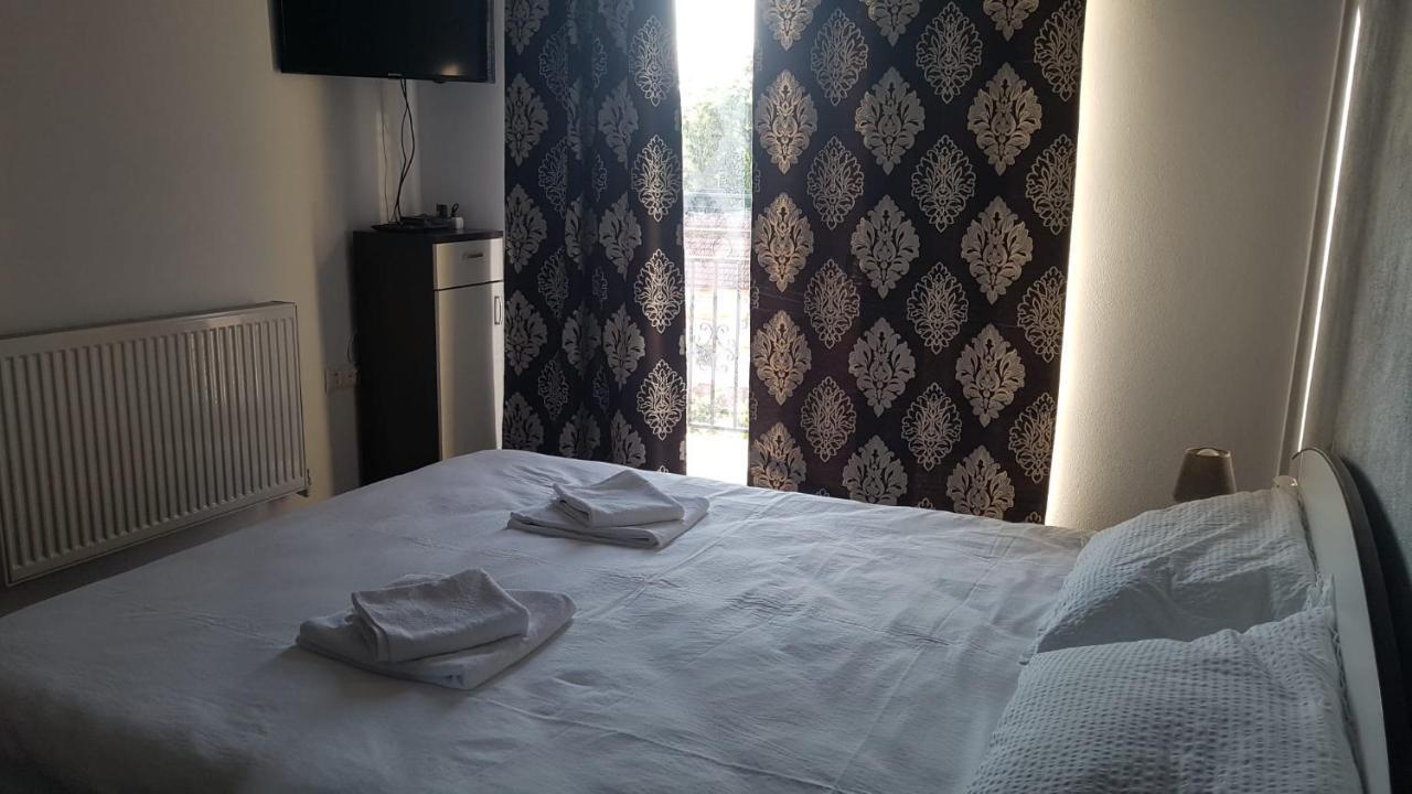Apartament Teo Caransebeş Екстериор снимка