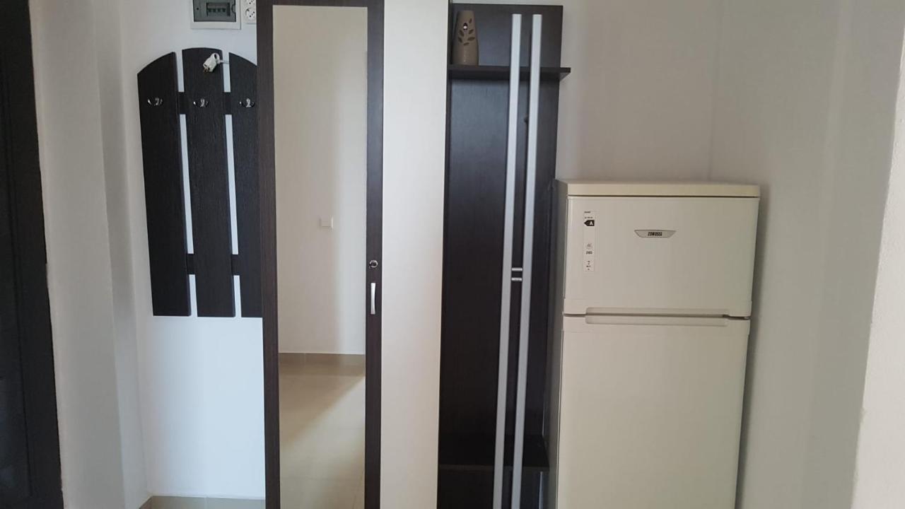 Apartament Teo Caransebeş Екстериор снимка