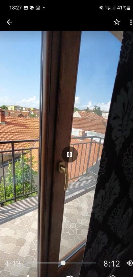 Apartament Teo Caransebeş Екстериор снимка